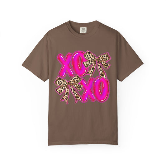 XOXO Leopard Bow T-Shirt — Pink Valentine Graphic Tee