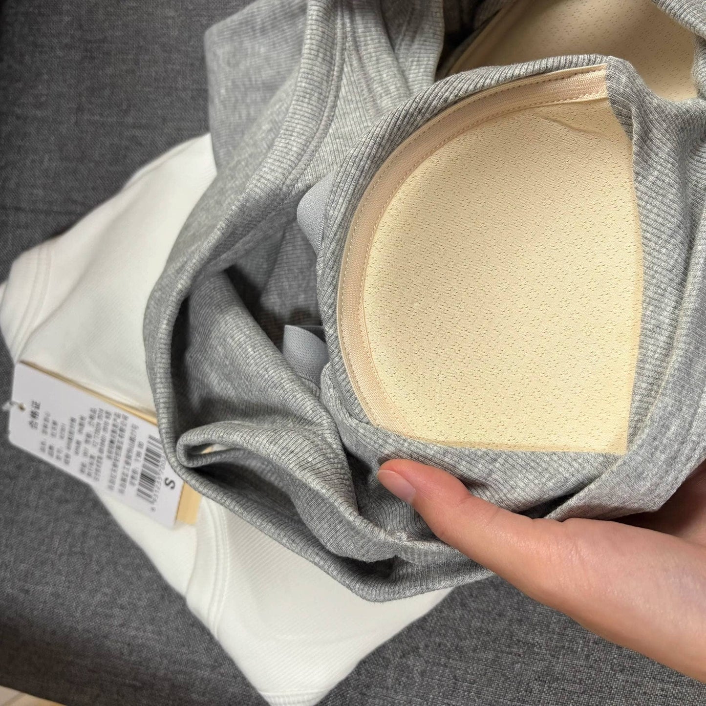 Essential basic rib tank top with built in bra