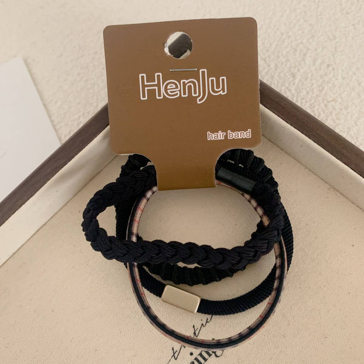 SOFT, ELASTIC AND SIMPLE HAIR TIES_CWAHA07129