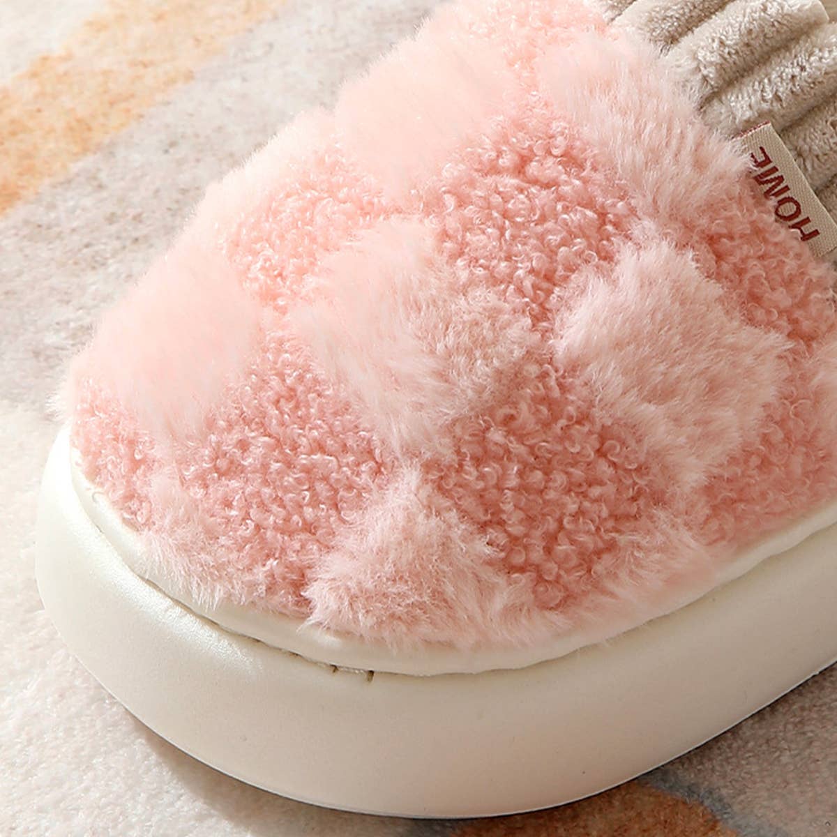 Checkered Fuzzy Warm Slippers – Cozy & Stylish_CWSHS0270